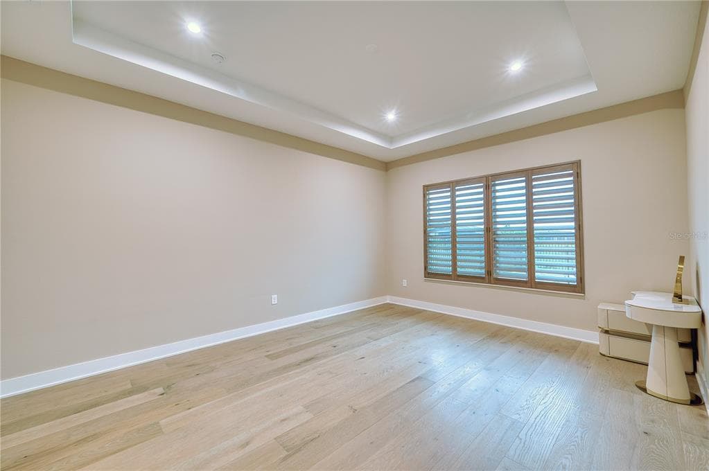 4584 CEDRON COURT photo 9