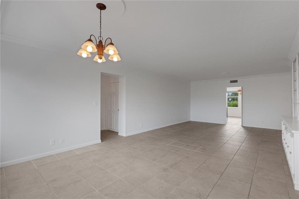 2403 S ARDSON PLACE 402B photo 22