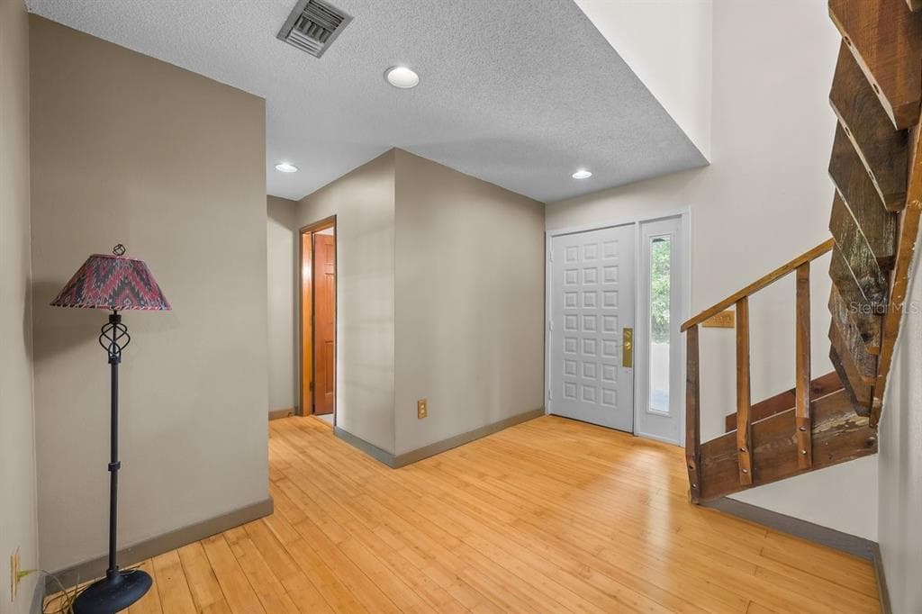 251 CUE LAKE DRIVE photo 12