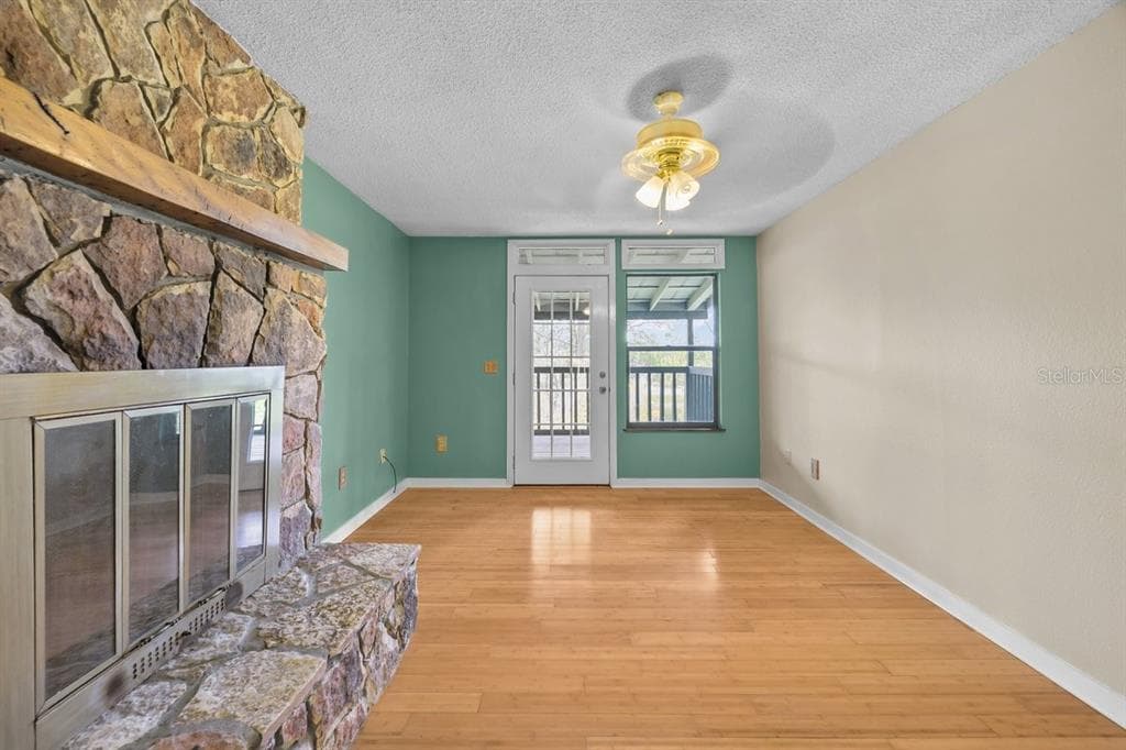 251 CUE LAKE DRIVE photo 10