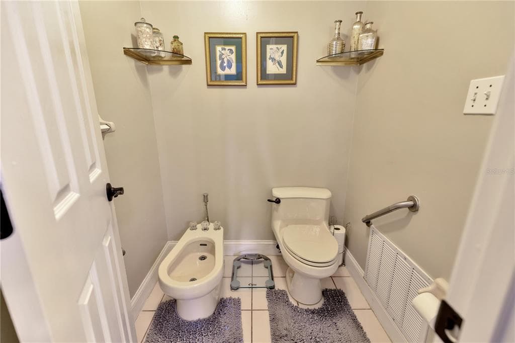 7201 HODGEWOOD COURT photo 23