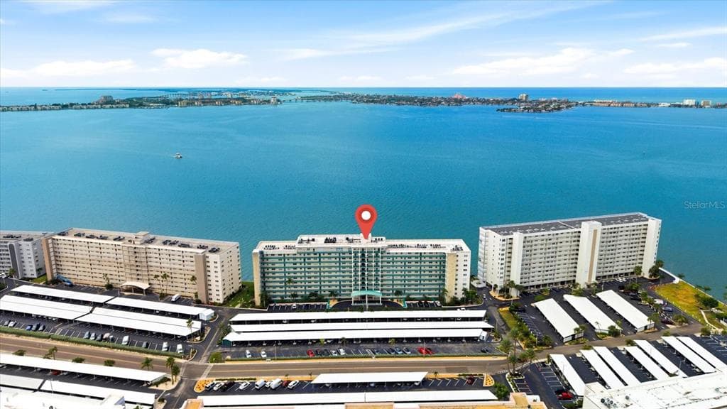 6020 SHORE BOULEVARD S 1002 photo 2