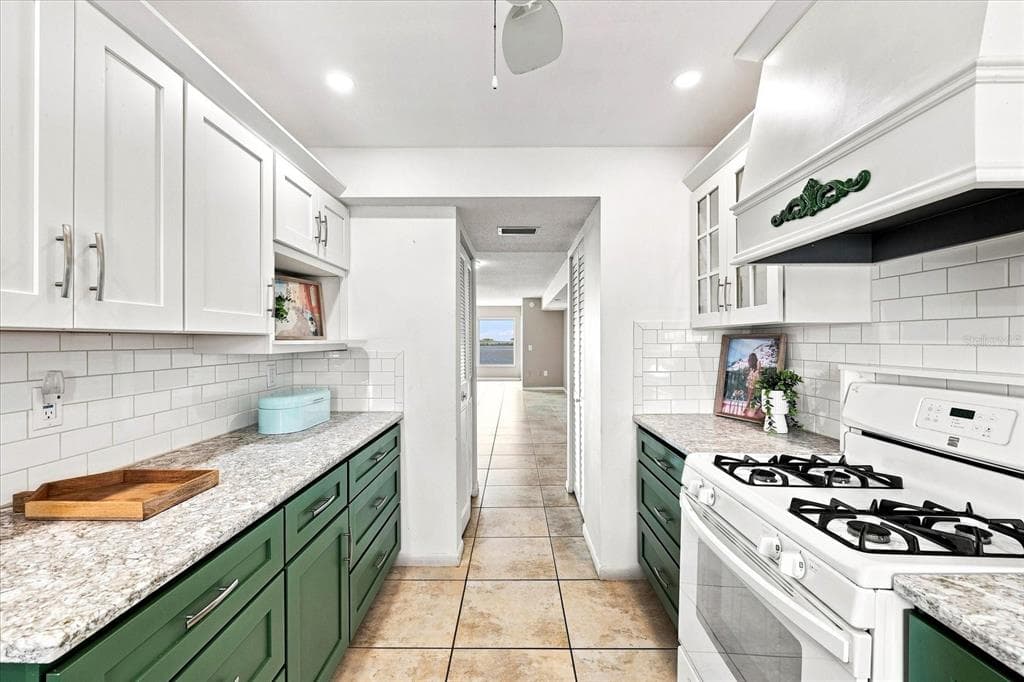 6020 SHORE BOULEVARD S 1002 photo 7