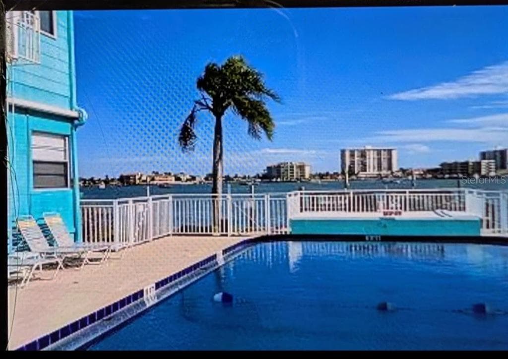 483 E SHORE DRIVE D6 photo 18