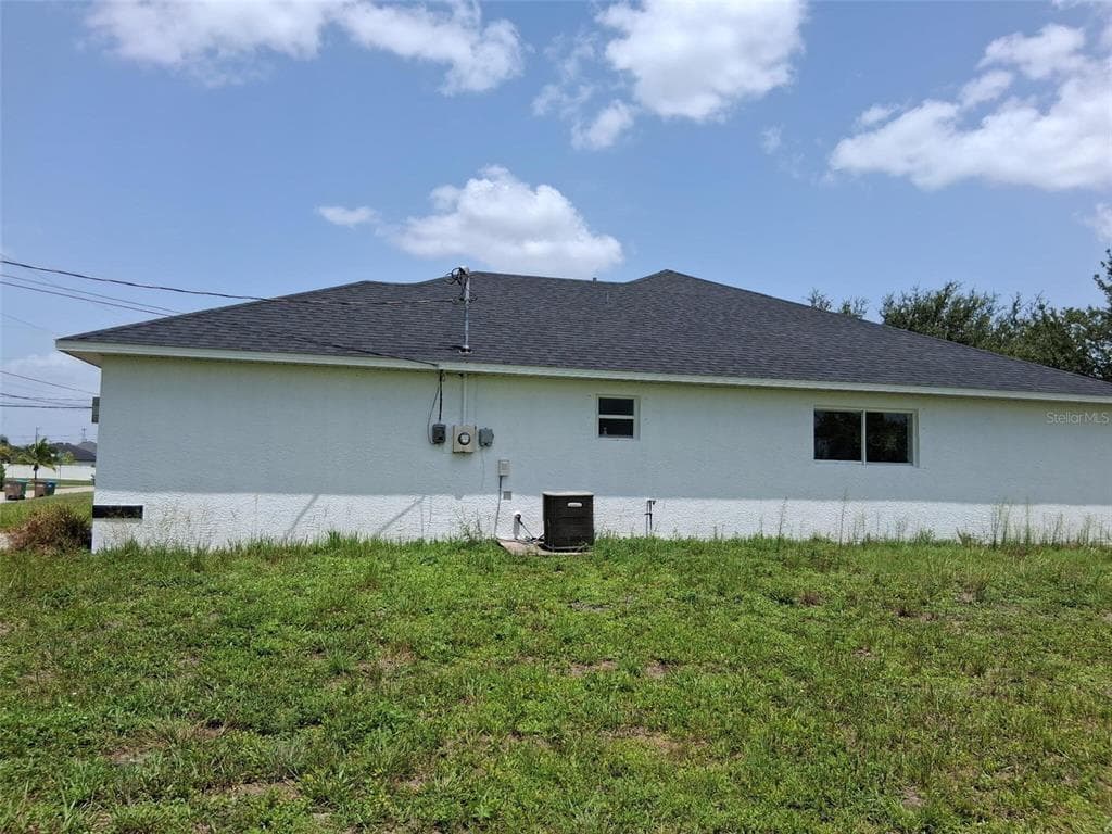 850 SW 15TH STREET photo 2