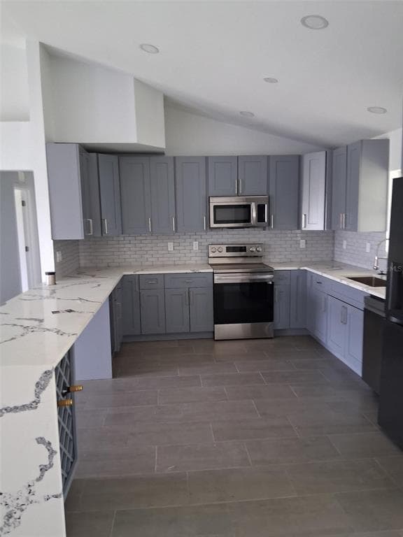 850 SW 15TH STREET photo 9