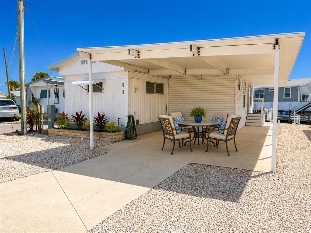 6918 E BAYOU LANE photo 3