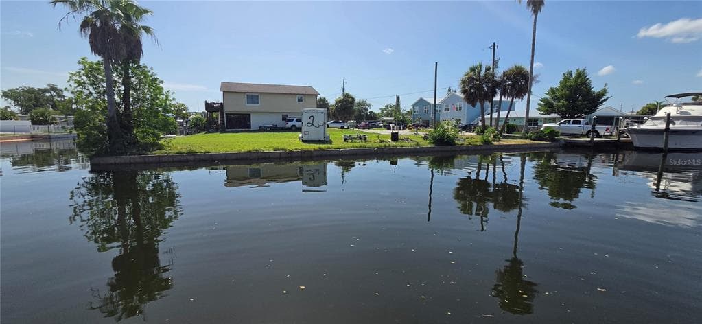 13324 CAROL DRIVE photo 3