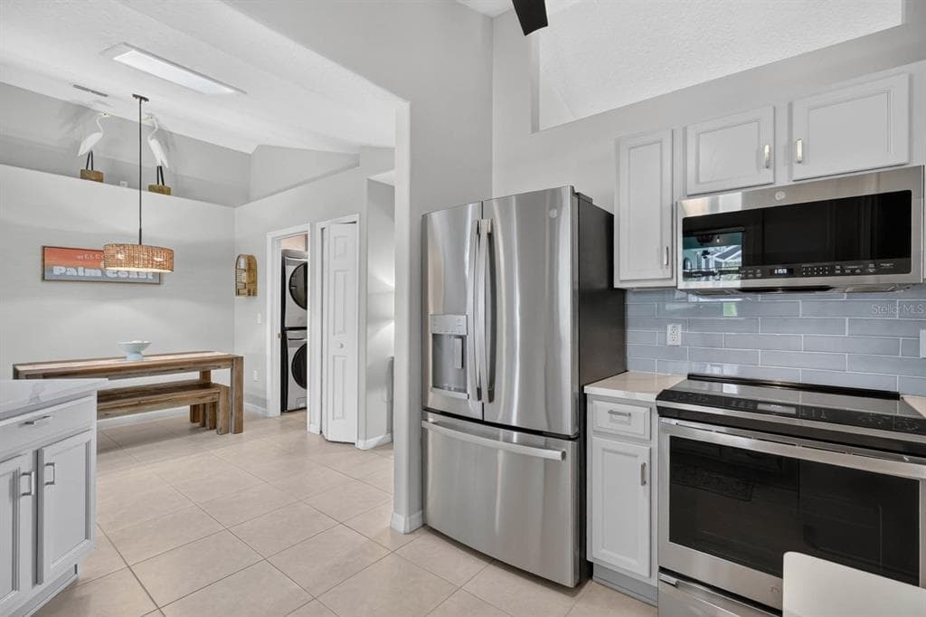 98 WESTGRILL DRIVE photo 20