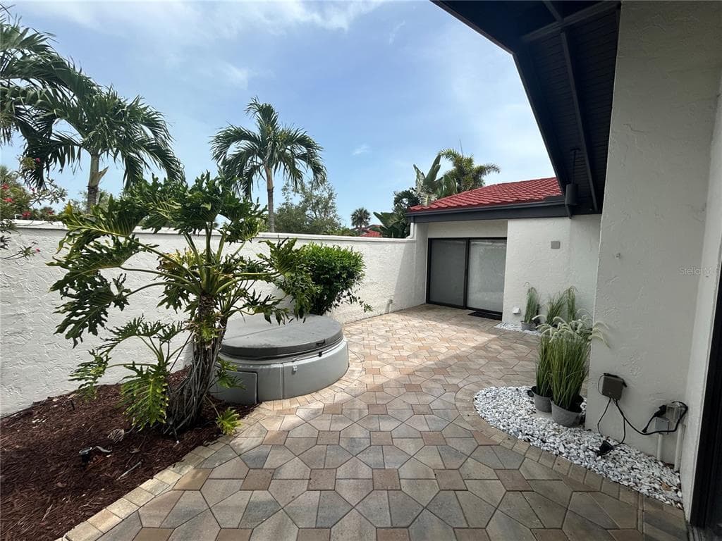 780 SARABAY ROAD 16 photo 5