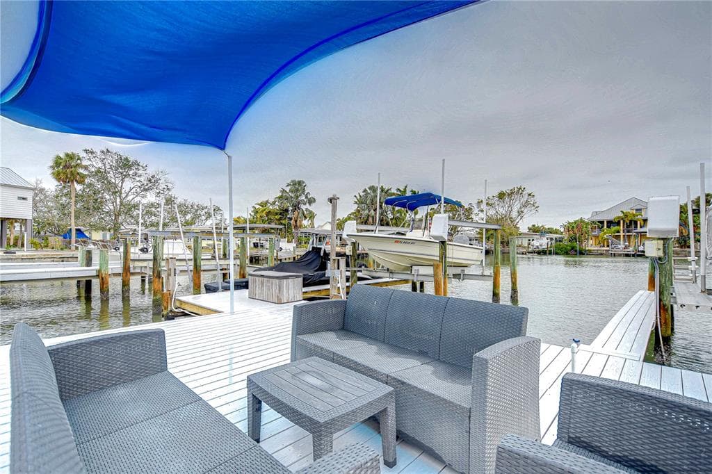 300 VENETIAN DRIVE 2 photo 7