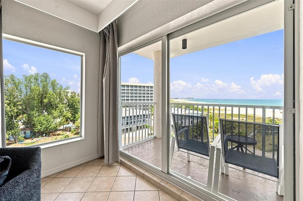 12000 GULF BOULEVARD 611S photo 23