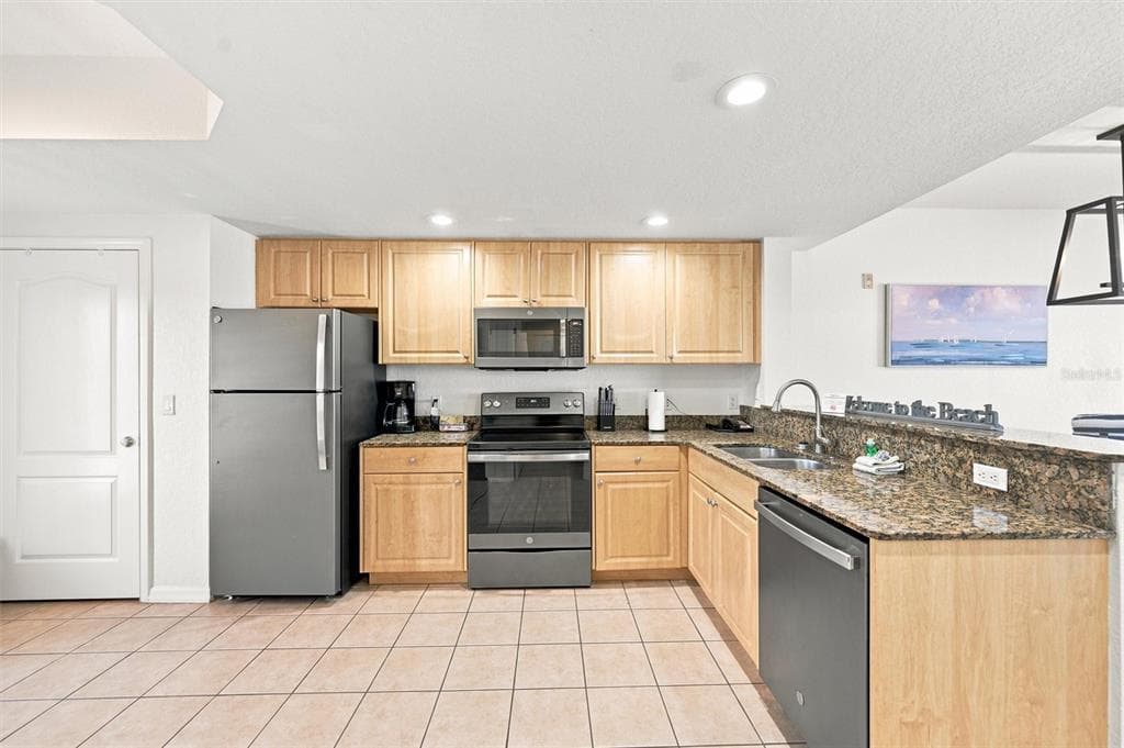 12000 GULF BOULEVARD 611S photo 12