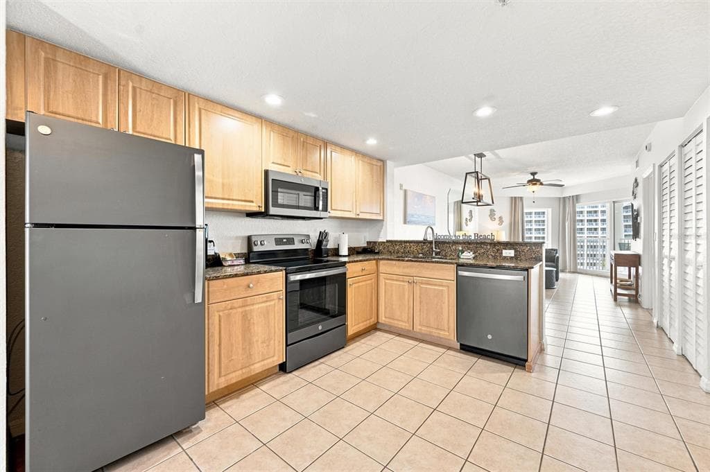 12000 GULF BOULEVARD 611S photo 9