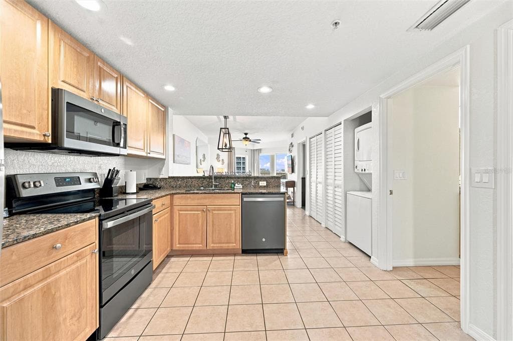 12000 GULF BOULEVARD 611S photo 10