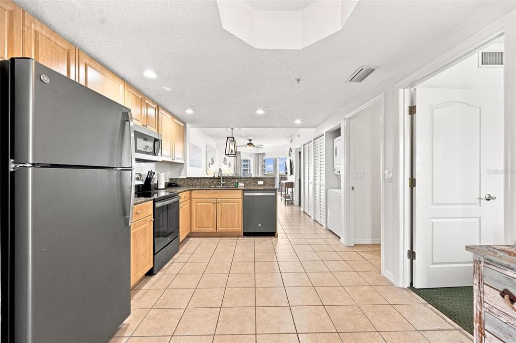 12000 GULF BOULEVARD 611S photo 8