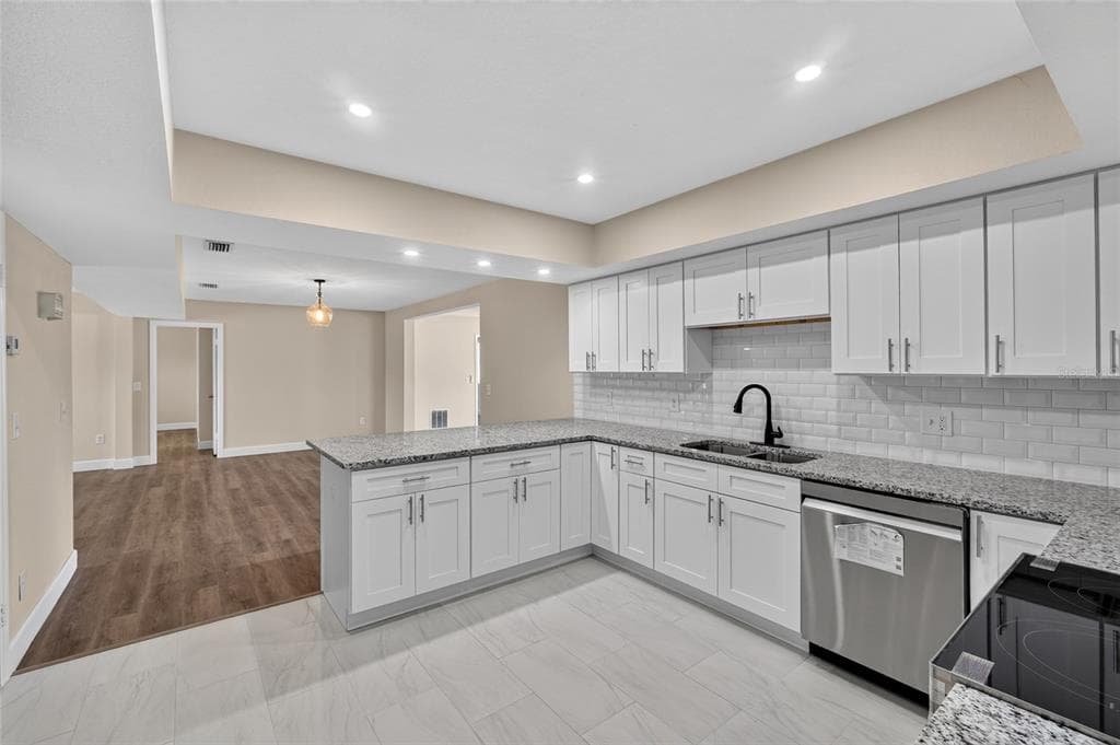 4400 LAKE TRUDY DRIVE photo 10