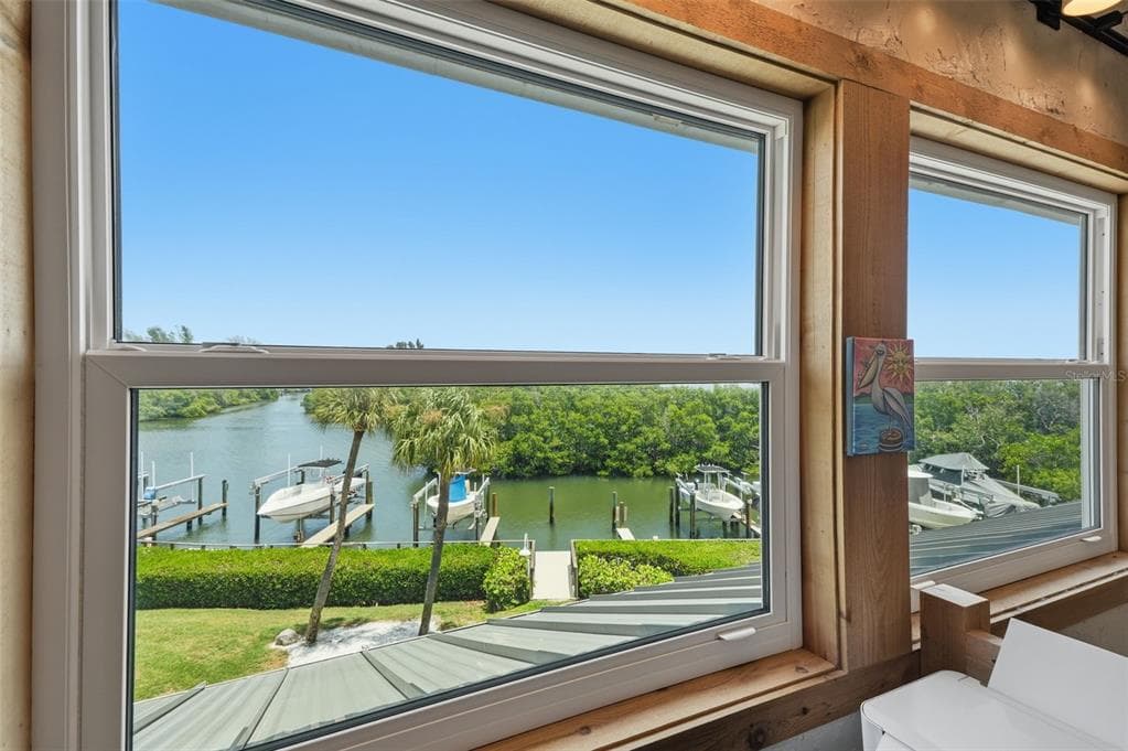 1375 PINELLAS BAYWAY S 39 photo 17