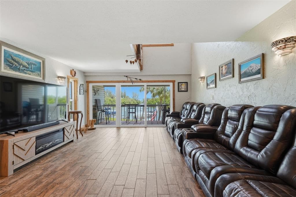 1375 PINELLAS BAYWAY S 39 photo 3