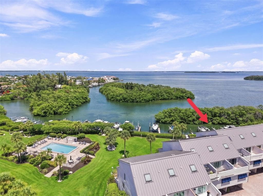 1375 PINELLAS BAYWAY S 39 photo 1
