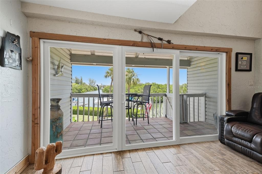 1375 PINELLAS BAYWAY S 39 photo 5