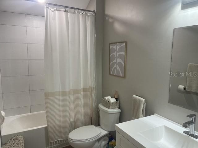 995 STACY LANE photo 24