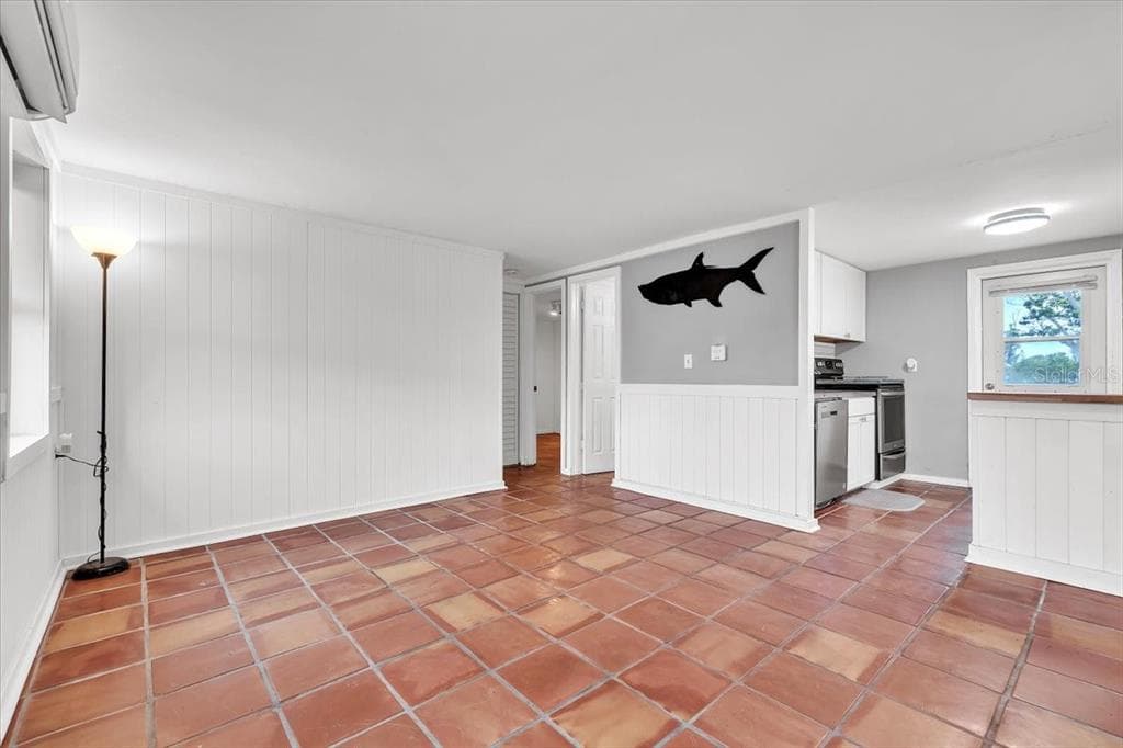 1144 PINE STREET photo 7