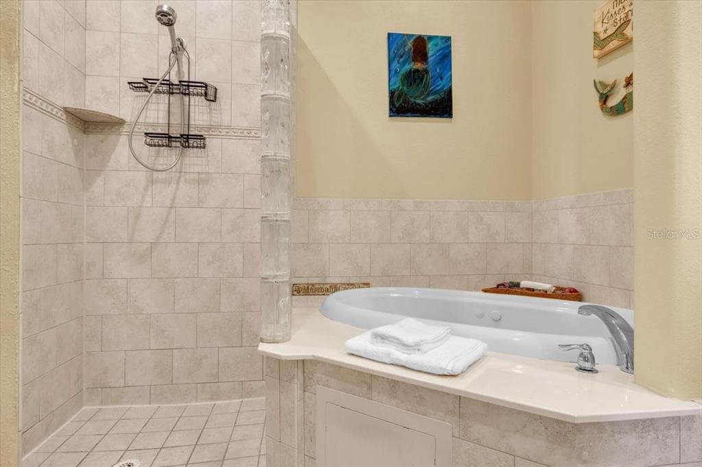 1323 MEDITERRANEAN DRIVE 122 photo 21