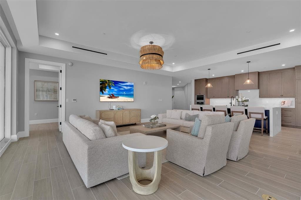 70 AVENIDA VENECCIA 201 photo 8