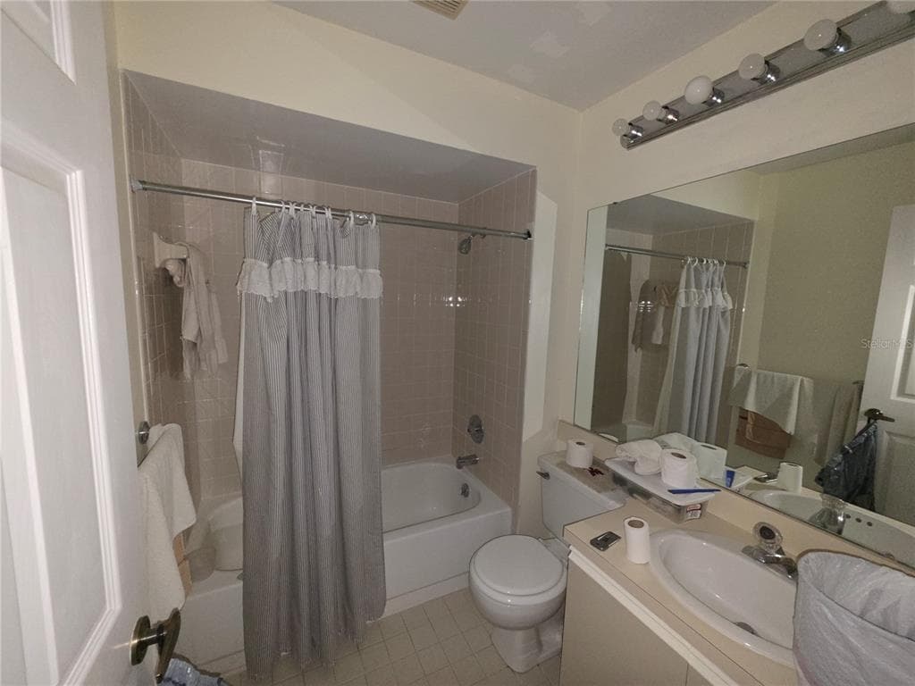 18427 AINTREE COURT photo 6
