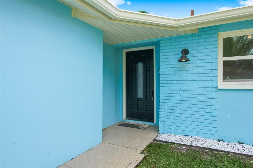 4930 POMPANO DRIVE photo 2