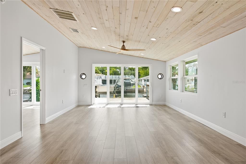 4930 POMPANO DRIVE photo 6