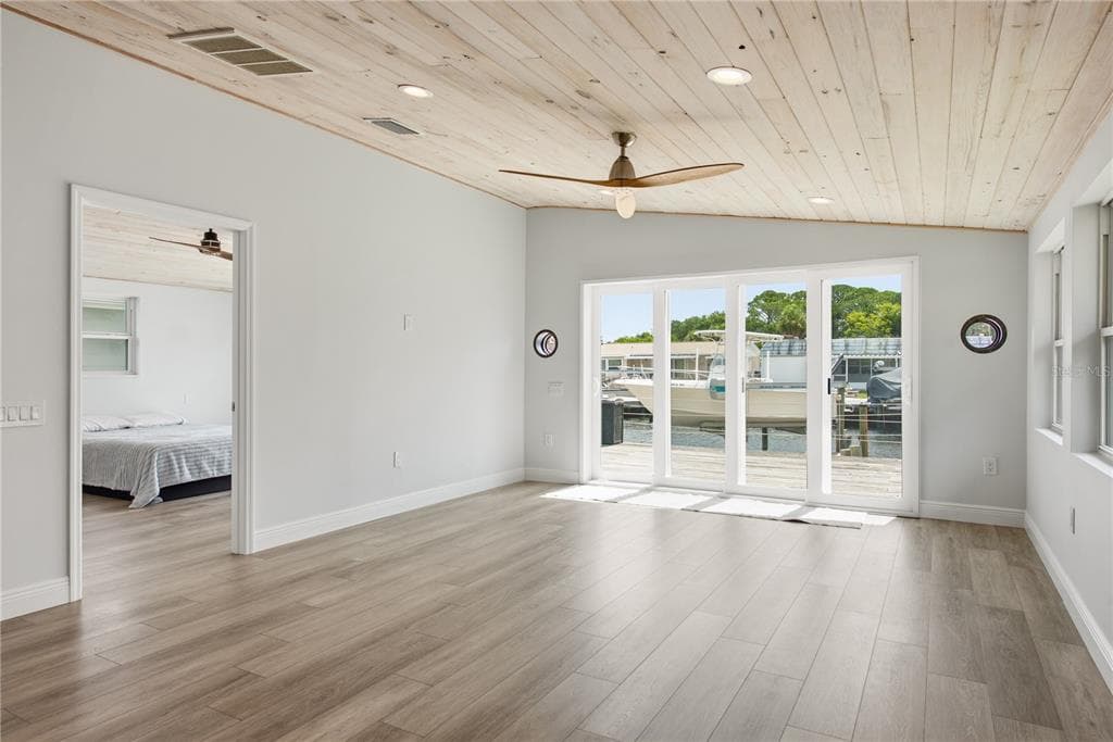 4930 POMPANO DRIVE photo 7
