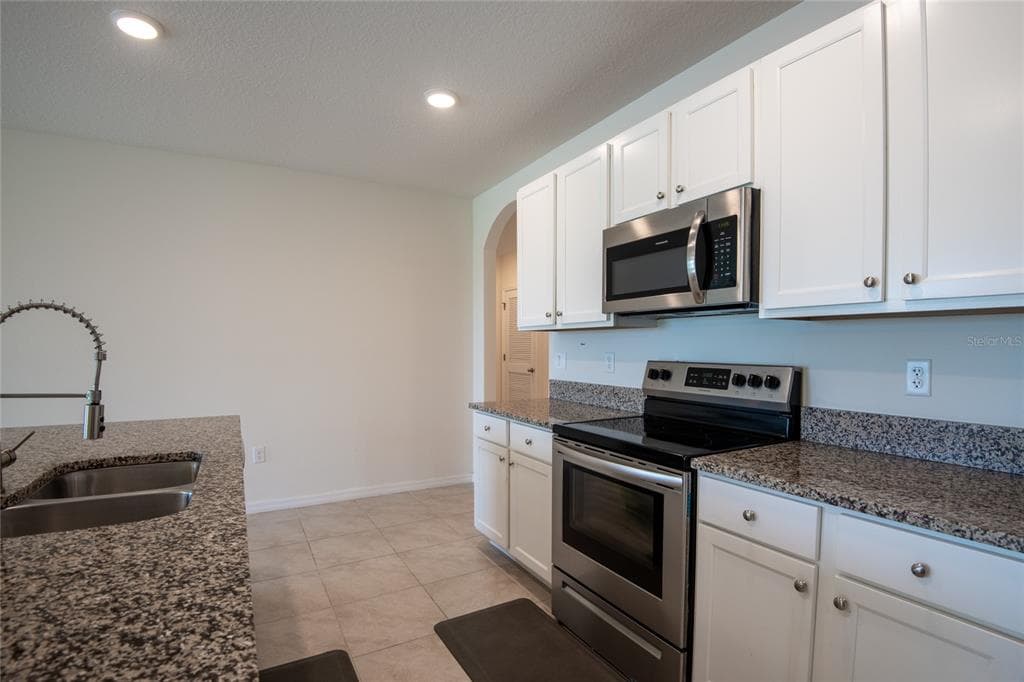 2433 WHITE POPPY DRIVE photo 22