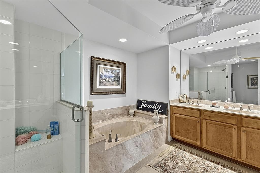 3329 SUNSET KEY CIRCLE 204 photo 23