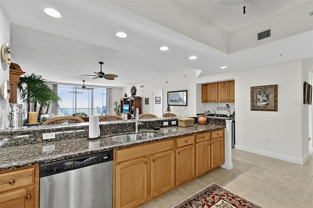 3329 SUNSET KEY CIRCLE 204 photo 12
