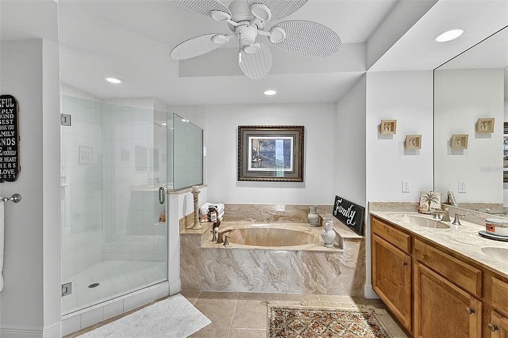 3329 SUNSET KEY CIRCLE 204 photo 22