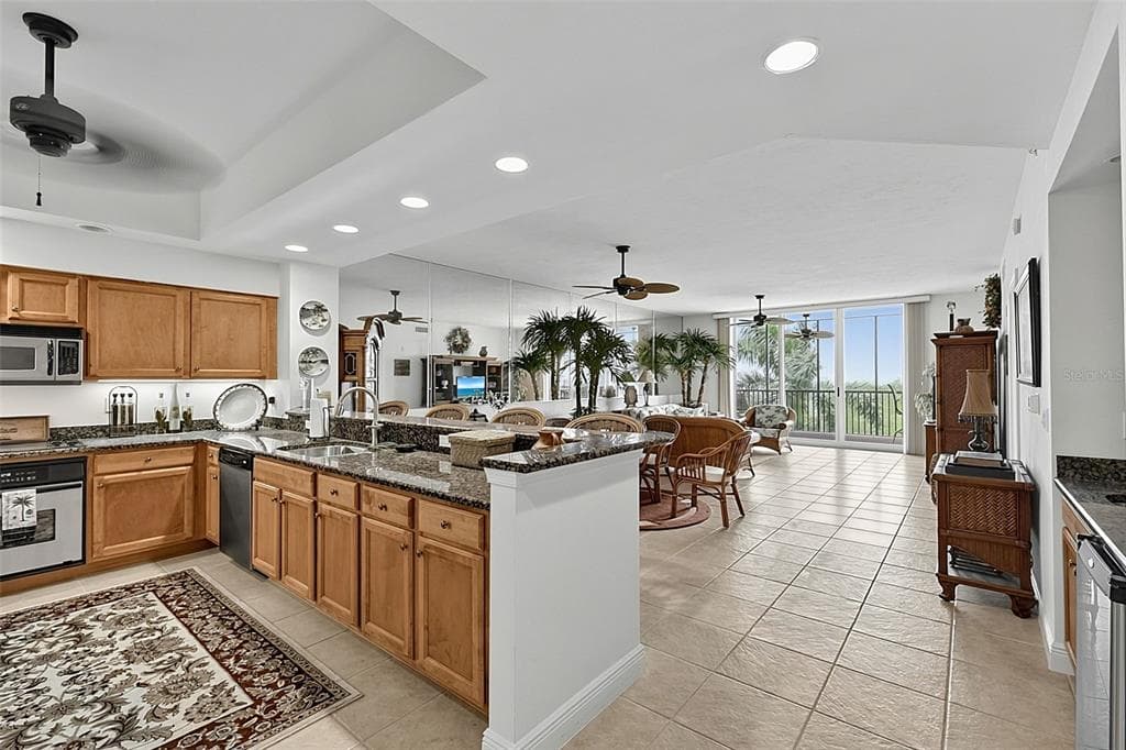 3329 SUNSET KEY CIRCLE 204 photo 9