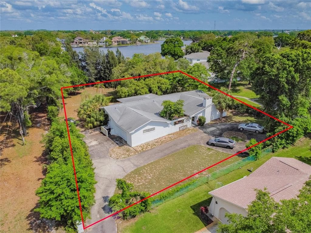 425 CRAIG DRIVE 4