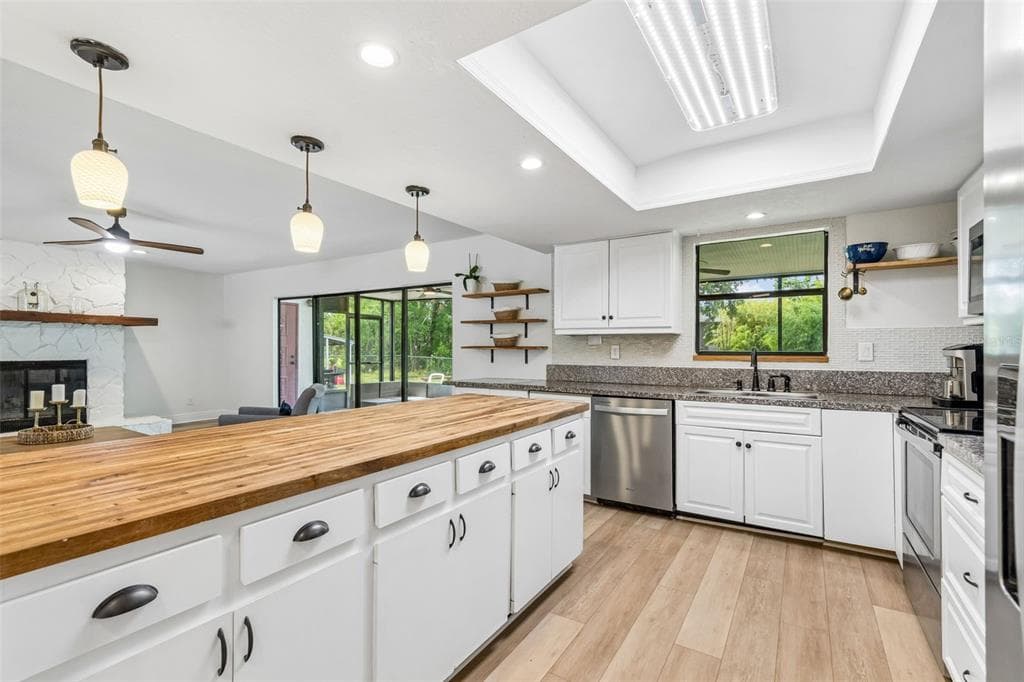 22408 SHORESIDE DRIVE photo 16