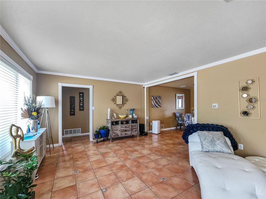 270 BELAIRE COURT 4