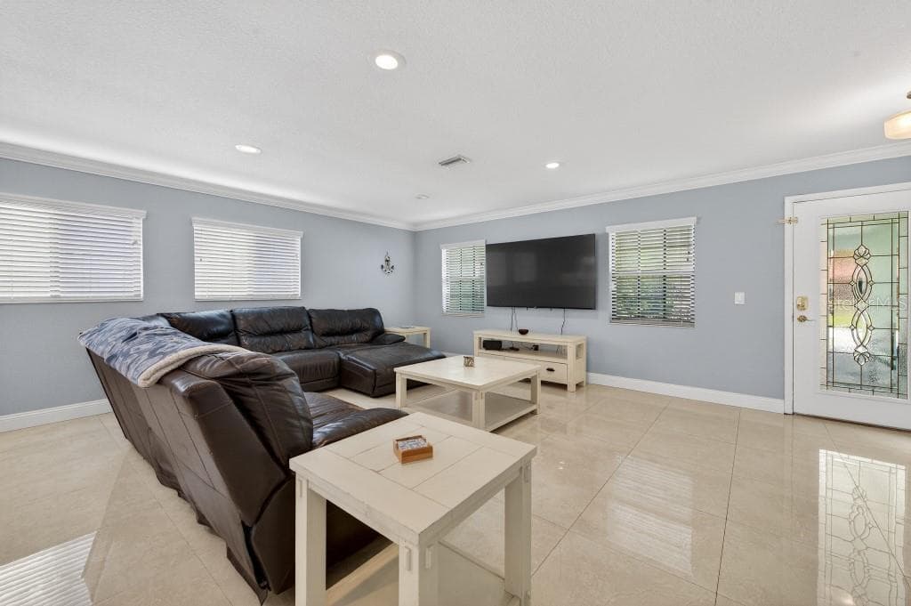 110 CIMMARON DRIVE photo 7
