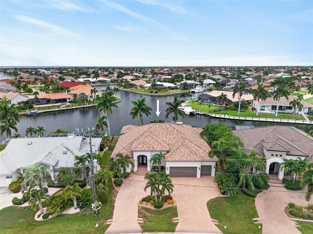 2018 DEBORAH DRIVE photo 2