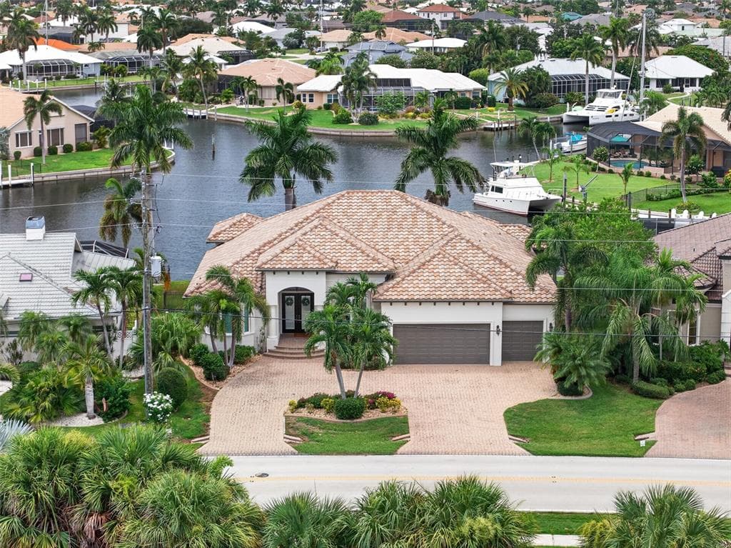 2018 DEBORAH DRIVE photo 3
