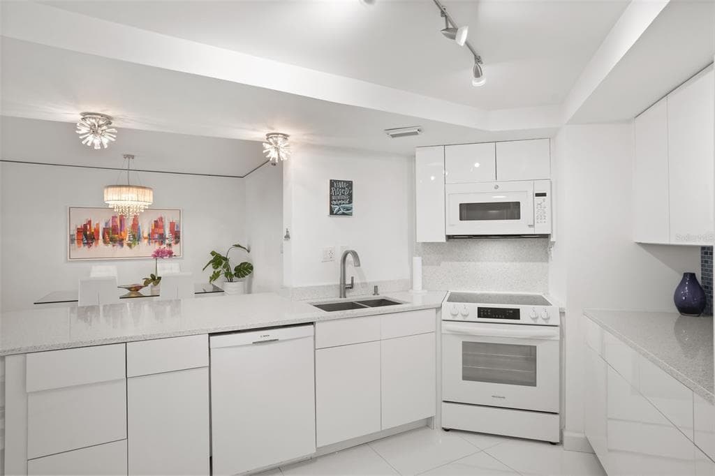 5207 S ATLANTIC AVENUE 1023 photo 9