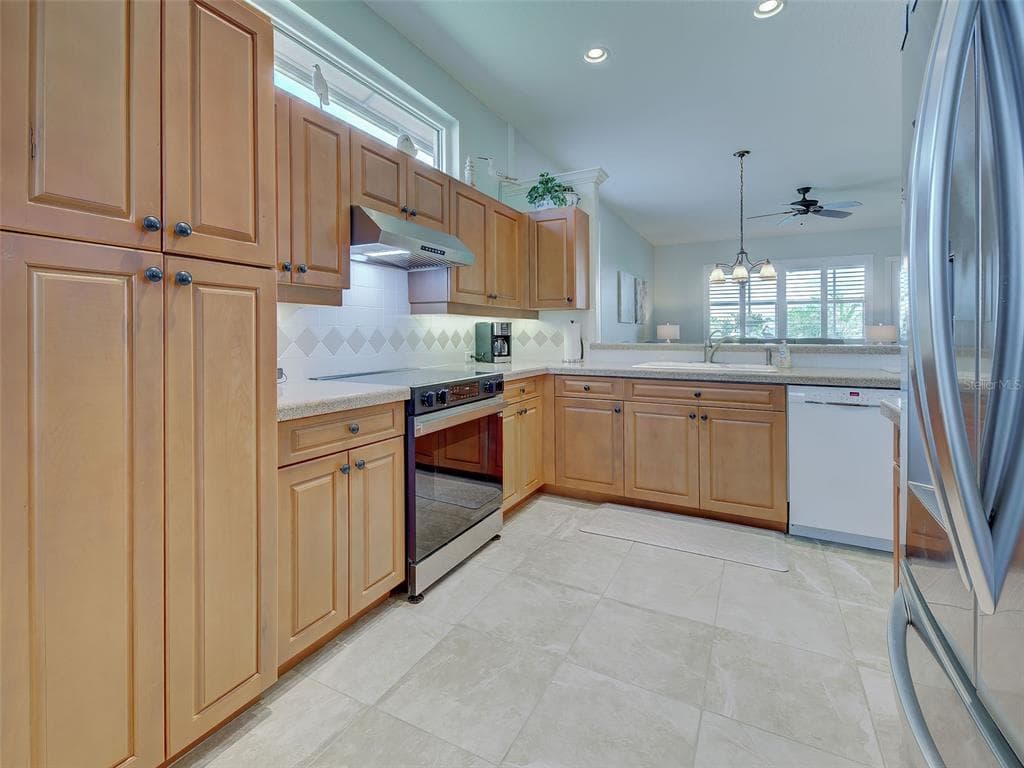 5011 SEAGRASS DRIVE photo 17