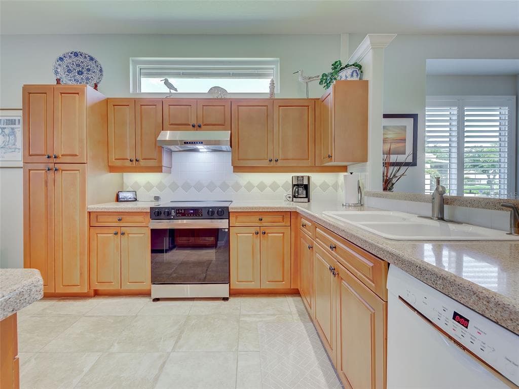 5011 SEAGRASS DRIVE photo 21