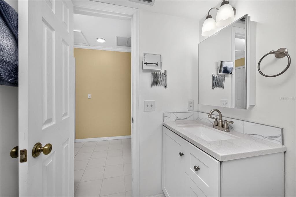 1765 GULF BOULEVARD 203 photo 24