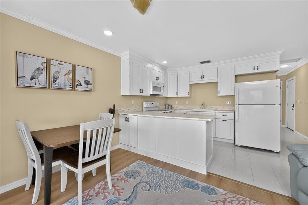 1765 GULF BOULEVARD 203 photo 18