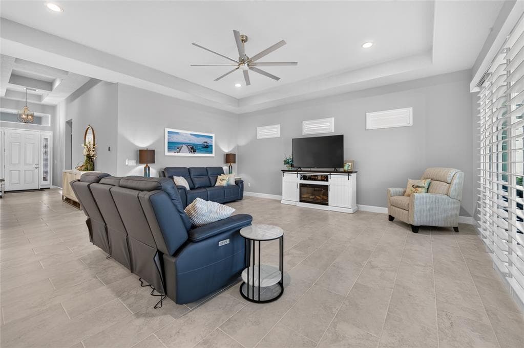 305 AQUAMARINE WAY photo 16